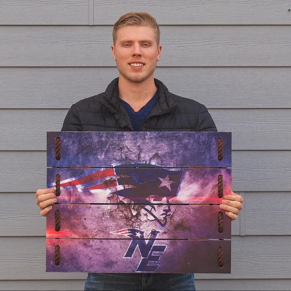 New England Patriots Sign NFL - Picture 2 of 3